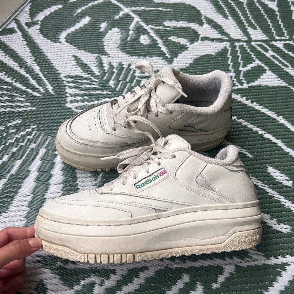 Reebok sneakers! size 7